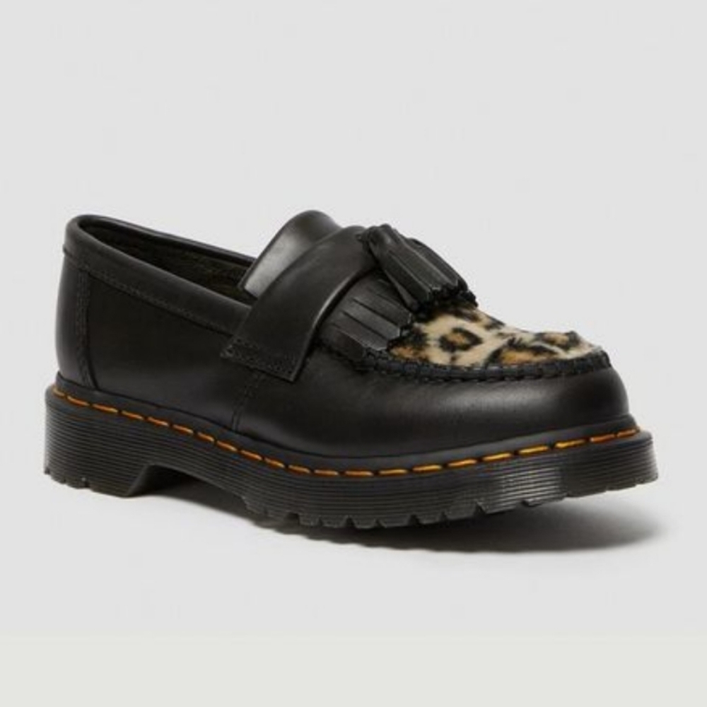 Leather Tassel Loafer with Leopard Accent - Black